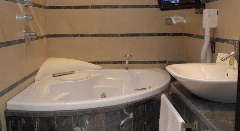 Hotel Excelsior La Maddalena  Bagian luar foto