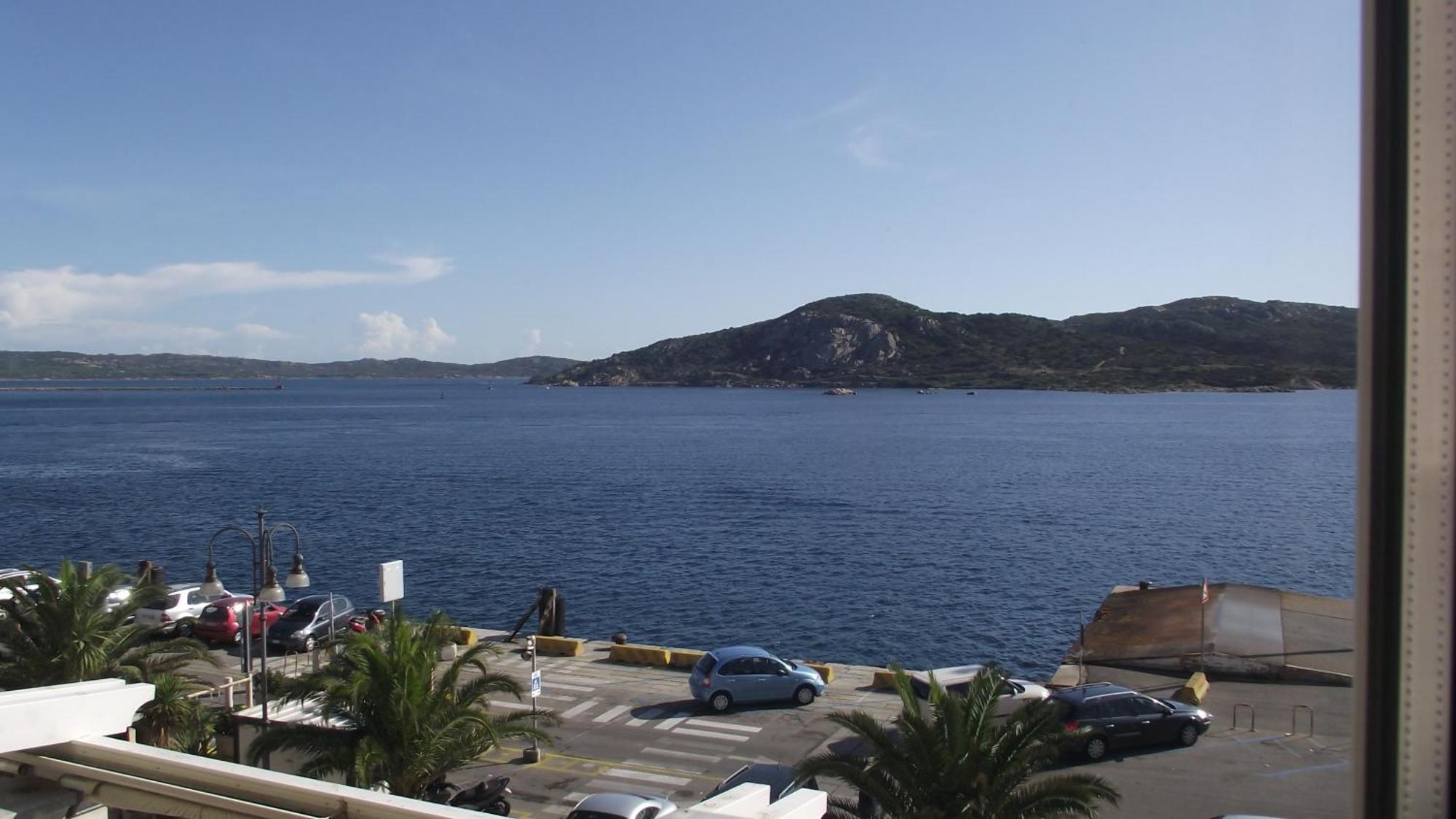 Hotel Excelsior La Maddalena  Bagian luar foto