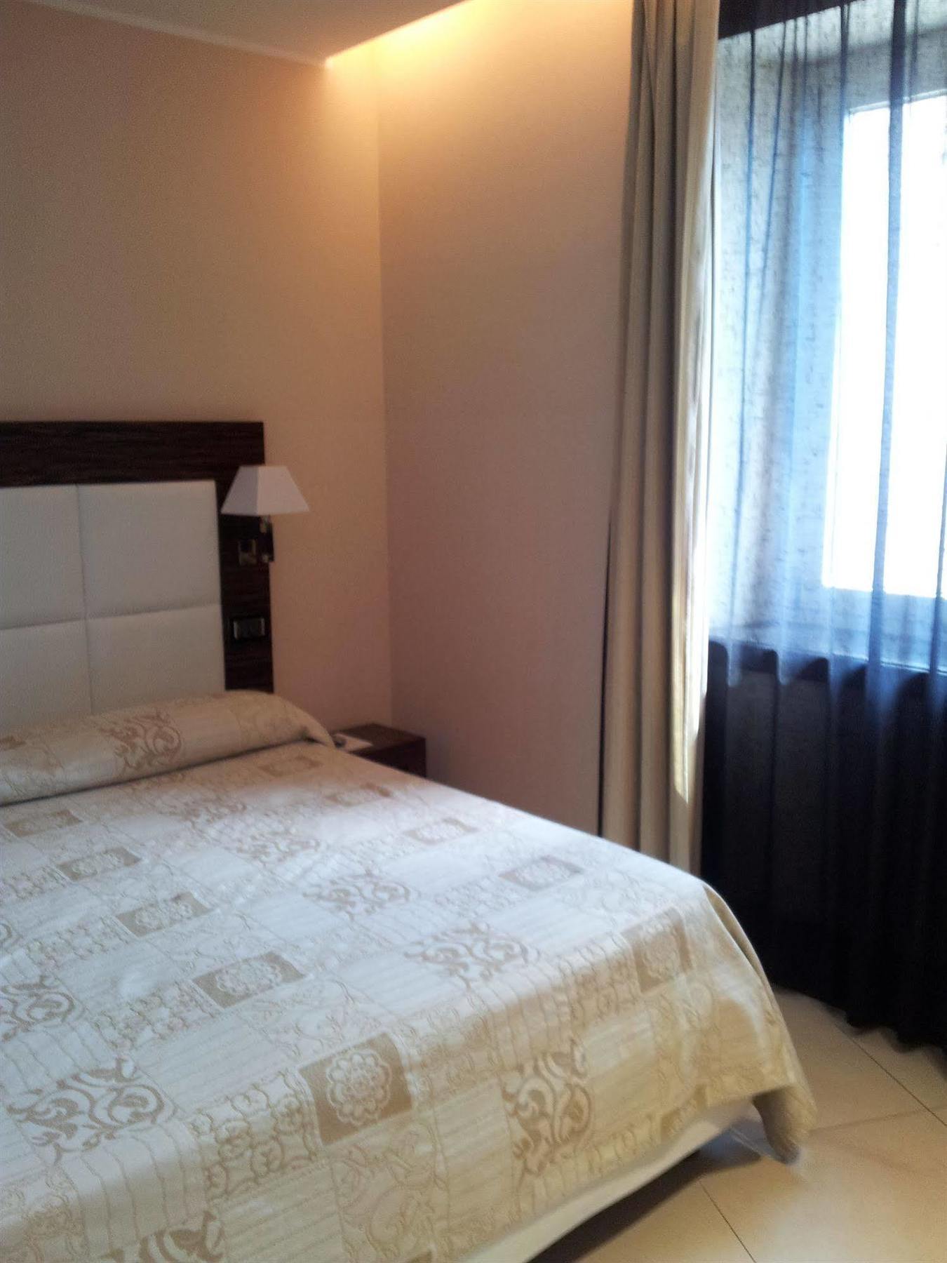 Hotel Excelsior La Maddalena  Bagian luar foto