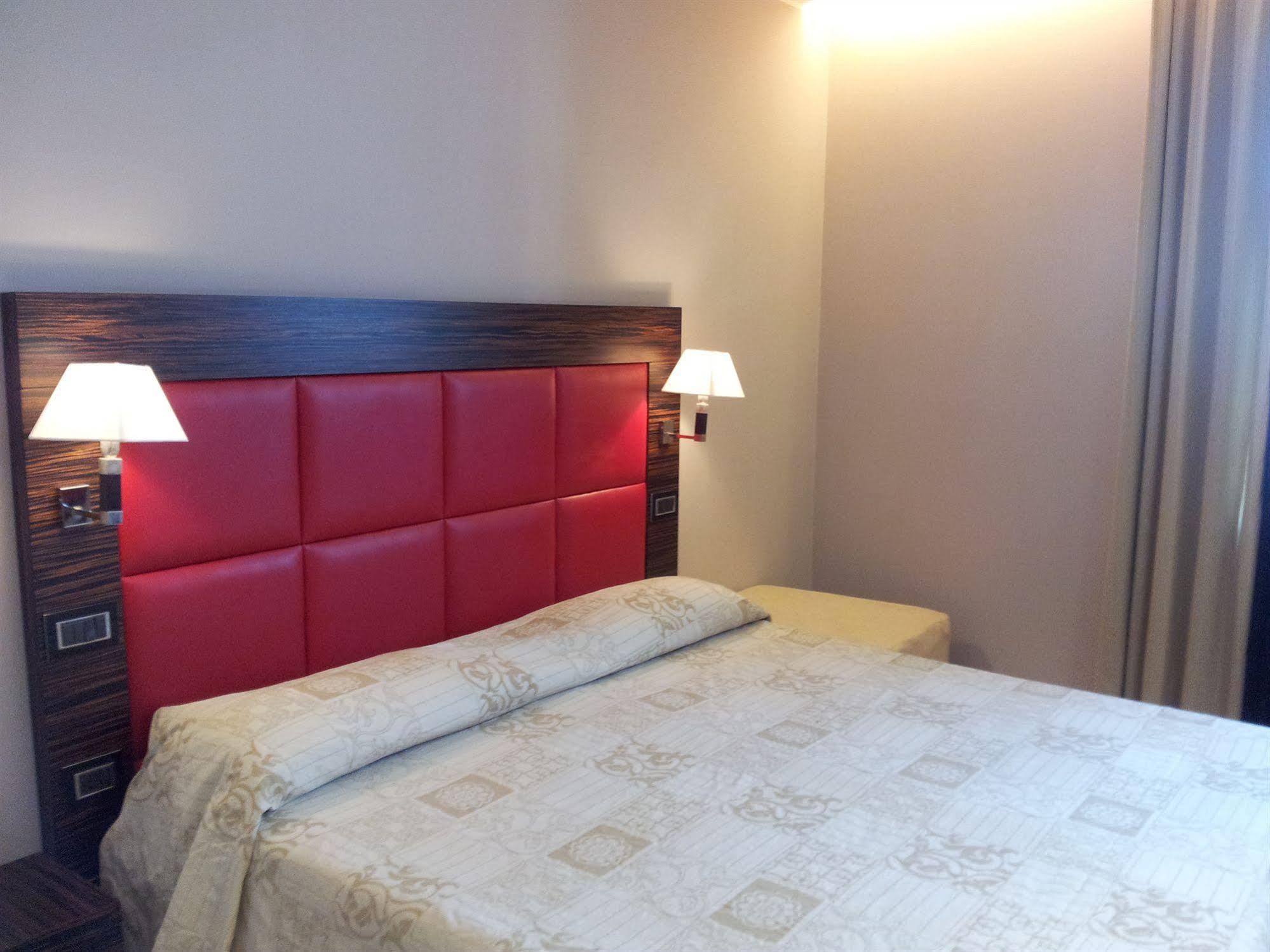 Hotel Excelsior La Maddalena  Bagian luar foto