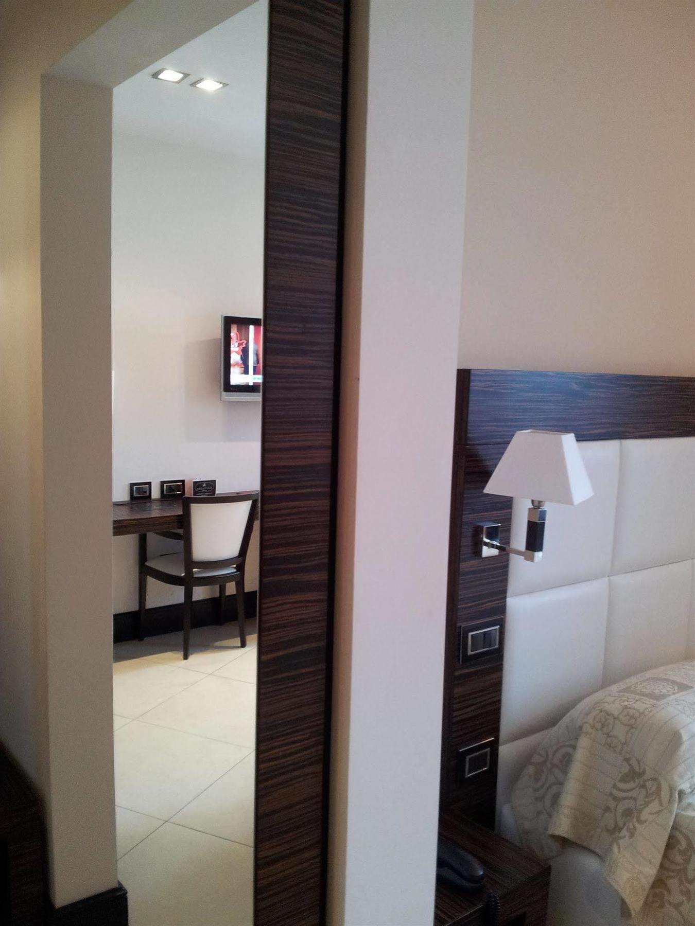 Hotel Excelsior La Maddalena  Bagian luar foto