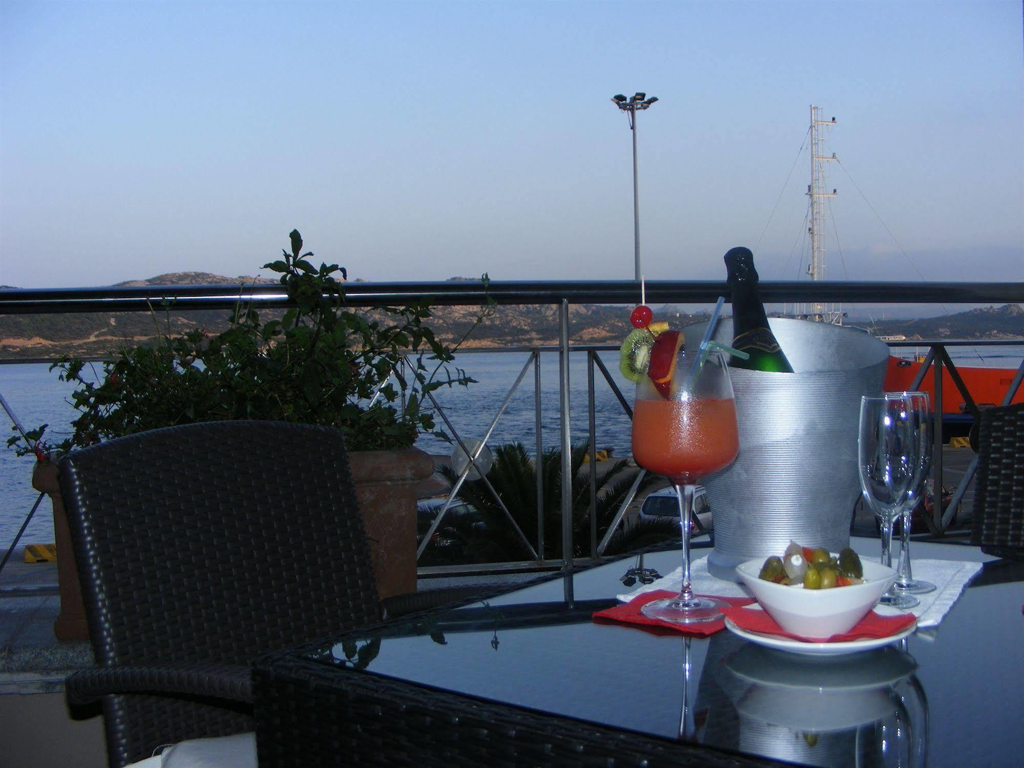 Hotel Excelsior La Maddalena  Bagian luar foto
